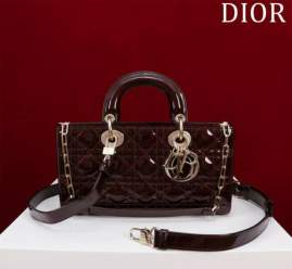 Picture of Dior Handbags _SKUfw239219162fw